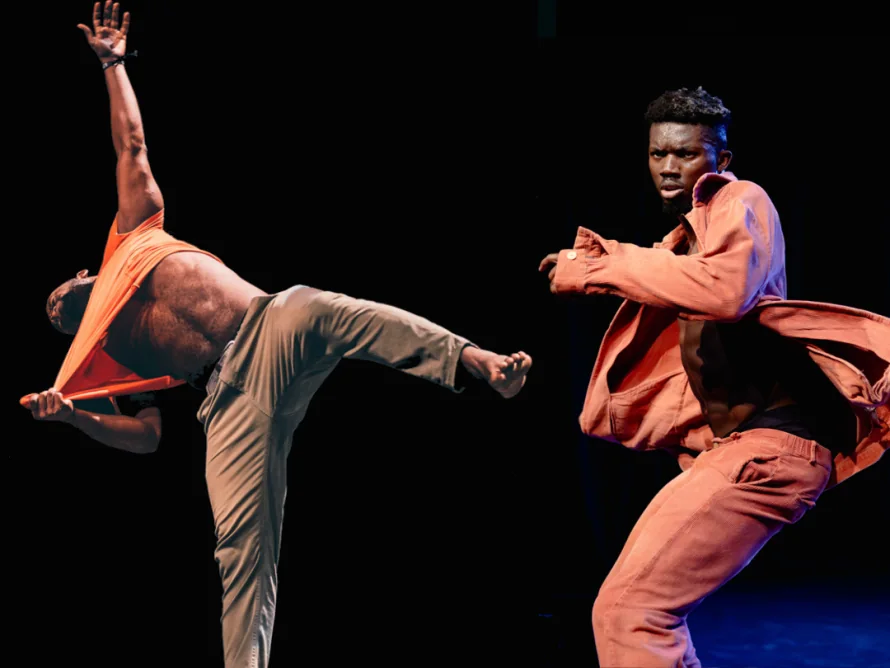 AFRICA MOMENT - L'EXPAT + BLACK