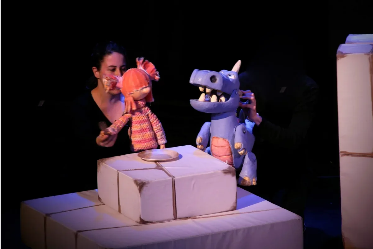 Mario el dinosaurio Teatre Nu Ciclo El Huerto en Familia