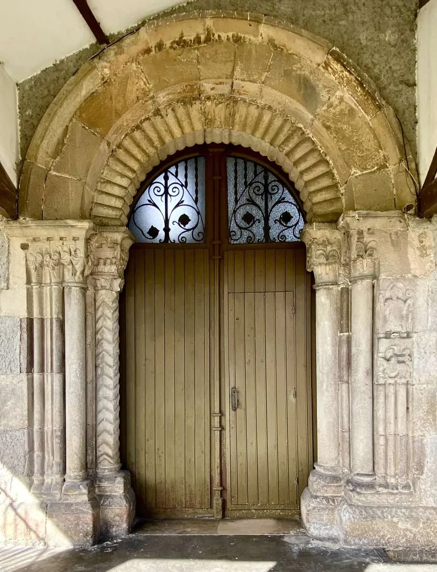 portada iglesia románica