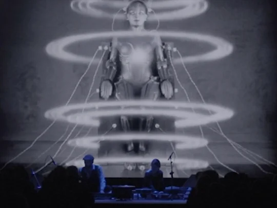 cesar latorre metropolis